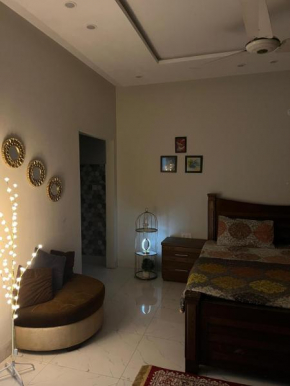 Studio Apartment, Karim Block Lahore